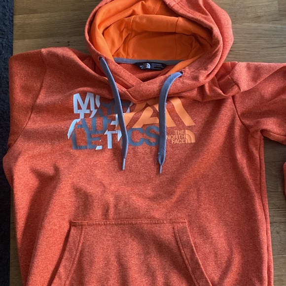 The North Face MA Surgent Hoodie - Men's
Small. - Picture 3 of 4